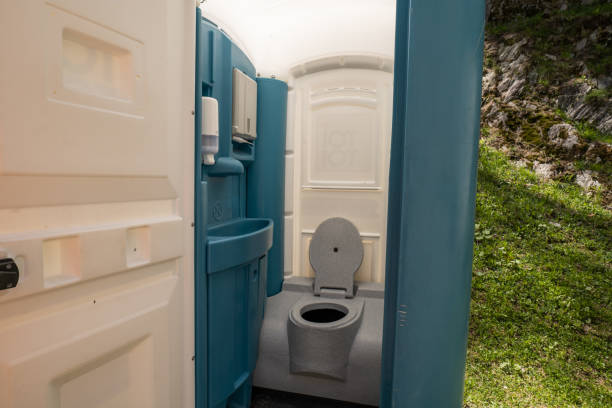 Best Porta potty delivery and setup  in Milwaukee, WI